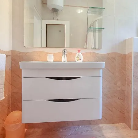 Apartment Racy